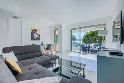 90m2 sur la Croisette avec terrasse & vue mer
