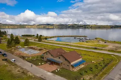Image de Lake Retreat For Your All Season Outdoor Adventure