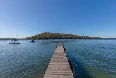 Image de Wybalena - set on a deep-water frontage in North Arm Cove