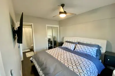 Image de New! ! ! Adorable 1 bedroom suite w/private entrance