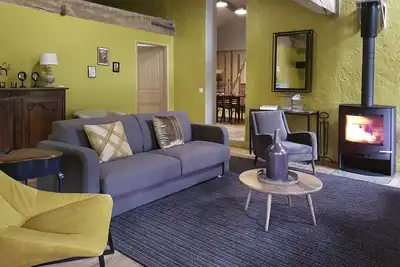 Image de Domaine de Maffliers apartment for up to 8 people. Large Tribe option possible