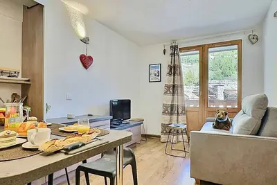 Image de Studio cabine rénové, 4 pers, proche centre et pistes, parking, wifi