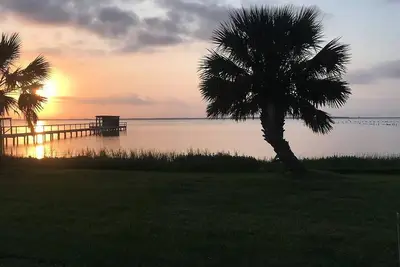 Image de Unobstructed Bay View with Private Pier and Pool