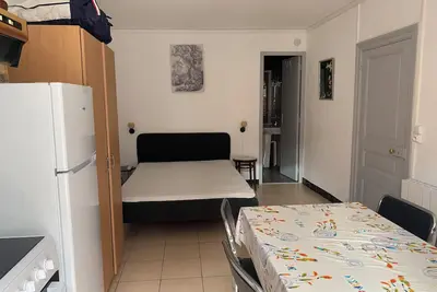 Image de Studio 2 personnes Rez de chaussée wifi proche Thermes