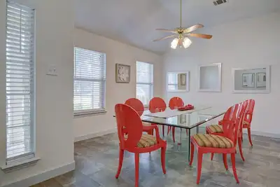 Image de One Story Sleeps 7 Golf Riverwalk Hospital Lackland Bmt Graduations Six Flags