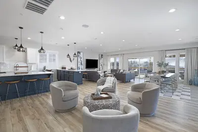 Image de Stunning Lake Views, Pool, Dream Kitchen, Grill