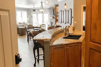 Image de T&J Condo Rental. . . Waterpark Getaway\n6 Brides Bay waterpark passes