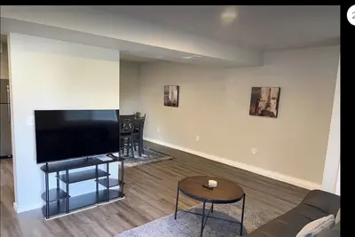 KentRenton-EntireLowerUnit Duplex with Large Yard
