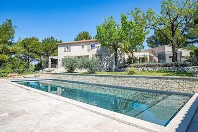 Image de Villa des Fontaines a stunning retreat with great views in the heart of Provence