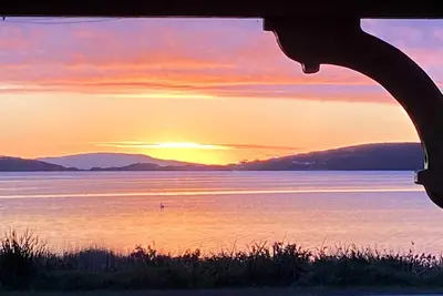 Image de Enjoy Sunrise Views from the comfort of this beautiful home away from home!