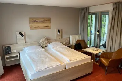 Image de Apartment with combined living room and bedroom