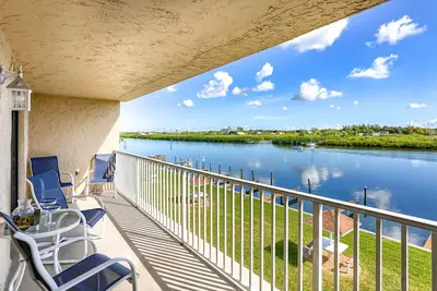 Image de Waterfront Balcony! Pool, Hot Tub, Tennis, Gas Grill, Free Activities & Parking ~ 317 Bayshores