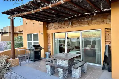 Image de \"Sunset Home\" w/ Golf Cart & Beach Club Access