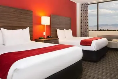 Image de Deluxe Two Queens - City View Room at The D Las Vegas