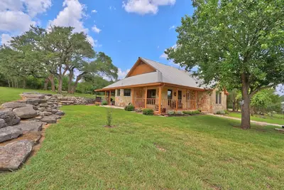 Image de Honky Tonk Getaway- Secluded Pet Friendly Property near Hays City Store!
