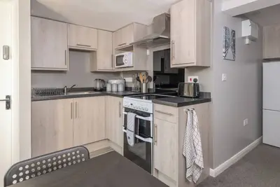Image de Four Oaks Apartment | 4 Guests | Garden | Hot Tub