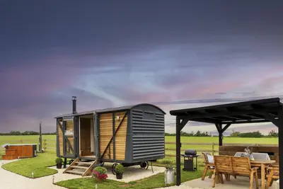 Image de One Of A Kind Shepherds Hut With Incredible Views