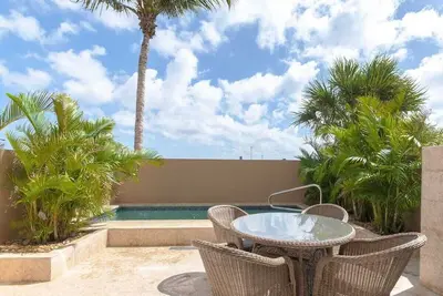 Image de 2 Br townhouse, partial ocean view, Eagle Beach, Levent Resort, private pool