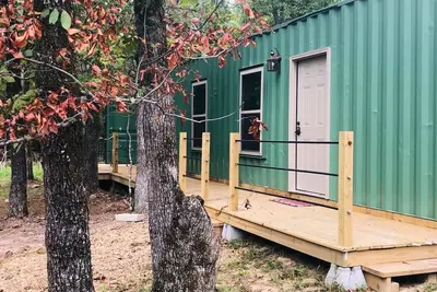 Image de Rustic Cove Container  ~ unique quirky tiny house ~ Fast Wi-Fi