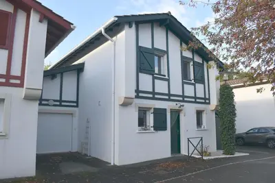 Image de Jolie petite maison proche de la mer et de la montagne