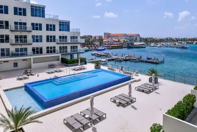 Image de Stylish & Comfy | 5★ Location, Sea View, Pool, Gym