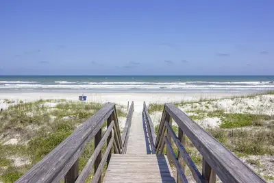 Image de Charming Cottage ~ Steps to the Beach ~ Pet Friendly