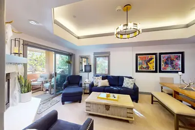 Image de Top-Floor Mountain Area Condo w/ Balcony, Gas Grill, Shared Heated Pool & Spa