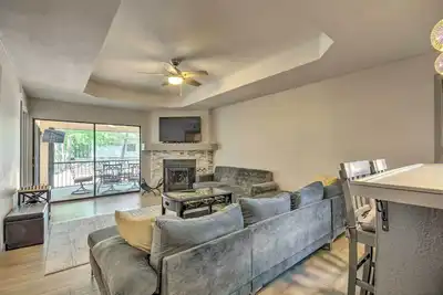 Image de 1 Mi to Lake of the Ozarks: Condo w/ Fire Pit!