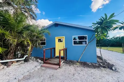 Lemon Bay Cottage, A