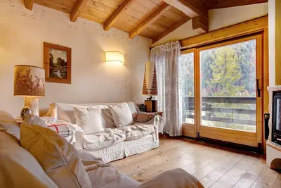 Image de Appartement \"Mansarda Colarin\" avec vue sur montagne, baignoire d'hydromassage et balcon
