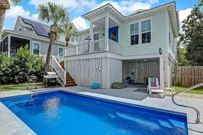 Image de Private Pool, Walk to Beach, Perfect Getaway