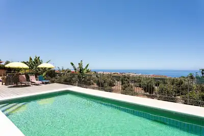 Image de Canary vacation home on finca, all year round. Pool, sea and Teide view