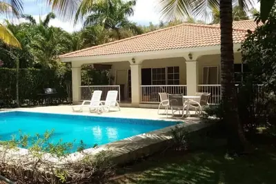 Image de 3bd guest-friendly central villa with pool, sport courts. Very Nice!