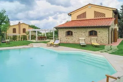 Image de Marvelous Villa Set on the Green Tuscan Hills