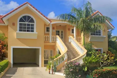 7bd complex in Sosua's Hispaniola residence, pool/cable Tv/Internet/Ac/Bbq