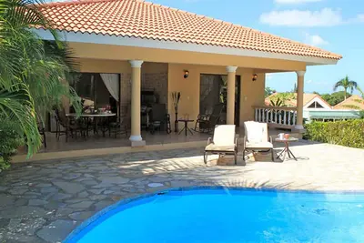 Spend a weekend in Caribbean residence near the sandy beach