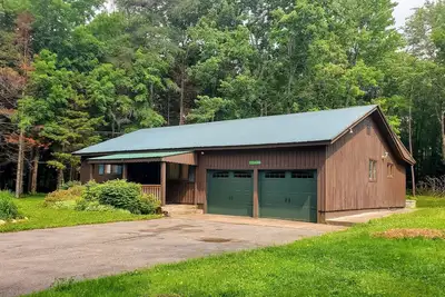 Image de Stylish four seasons retreat in the woods