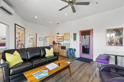 Image de Boutique Hotel Folly Room 2: King Suite with large private balcony in the heart of Folly Beach