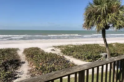 Image de Direct Beachfront 2 Story Accueil-2 semaines minimum