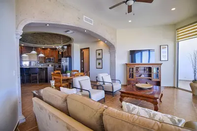 Image de Esmeralda Beach Resort 3 Bedrooms Condo B 1101
