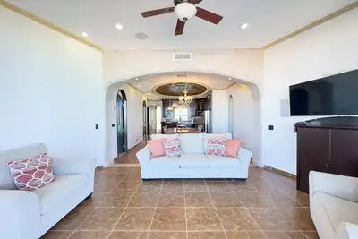 Image de Esmeralda Beach Resort 2 Bedrooms Condo A 203