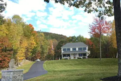 Image de Gorgeous Vermont Home - Home Gym, Fire Pit, close to hikes\/lakes\/mountains