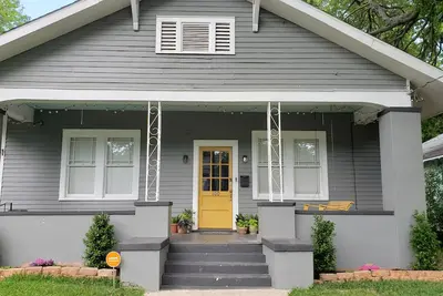 Image de The Lafayette House Mobile Midtown Cottage