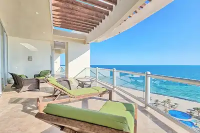 Image de Luna Blanca 1201 – Beachfront Bliss Above the Waves