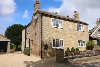 Image de Coronation Cottage, family friendly, with a garden in Upwell