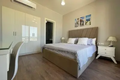 Image de Single Bedroom appartment direct view swimming pool, lagoon, golf