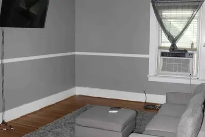Image de 🏡 Near Downtown Rochester 4 Bdrm w/ Jacuzzi Tub