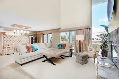 Image de Shoreline Th 4-1 | Lake View & Steps to Beach
