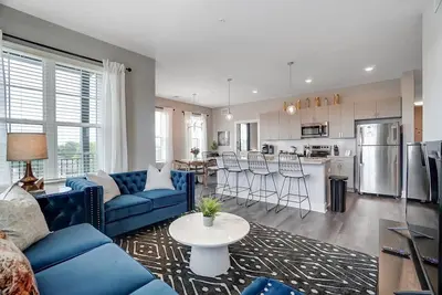 Image de Opulent Corner 2br Near Osu w/Garage Parking!