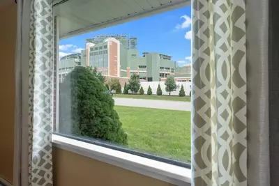Image de Walk to Lambeau Field, Resch Center and Titletown District!